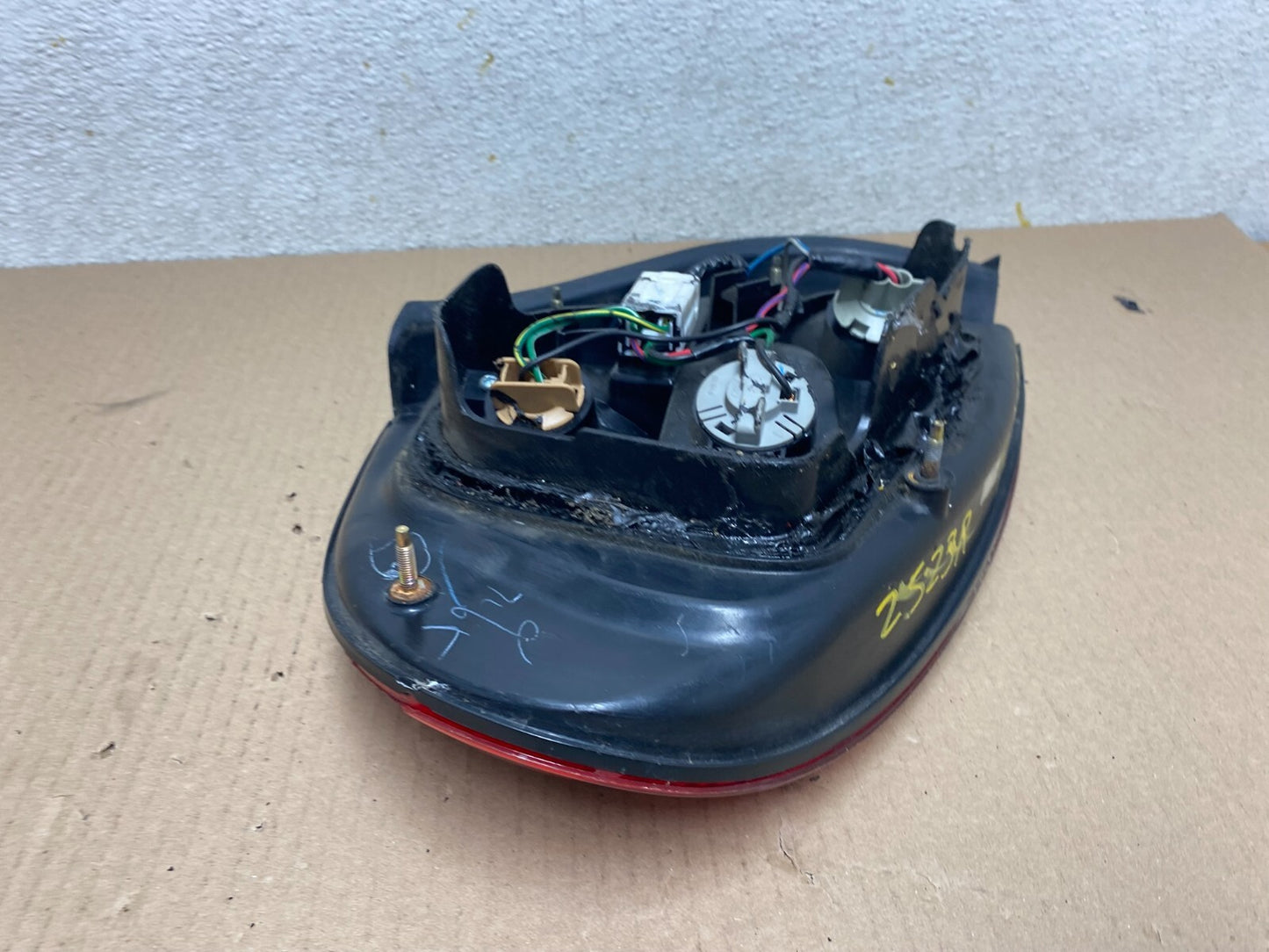 2000 to 2001 Nissan Maxima Right Passenger Rh Side Tail Light OEM M7864 DW7