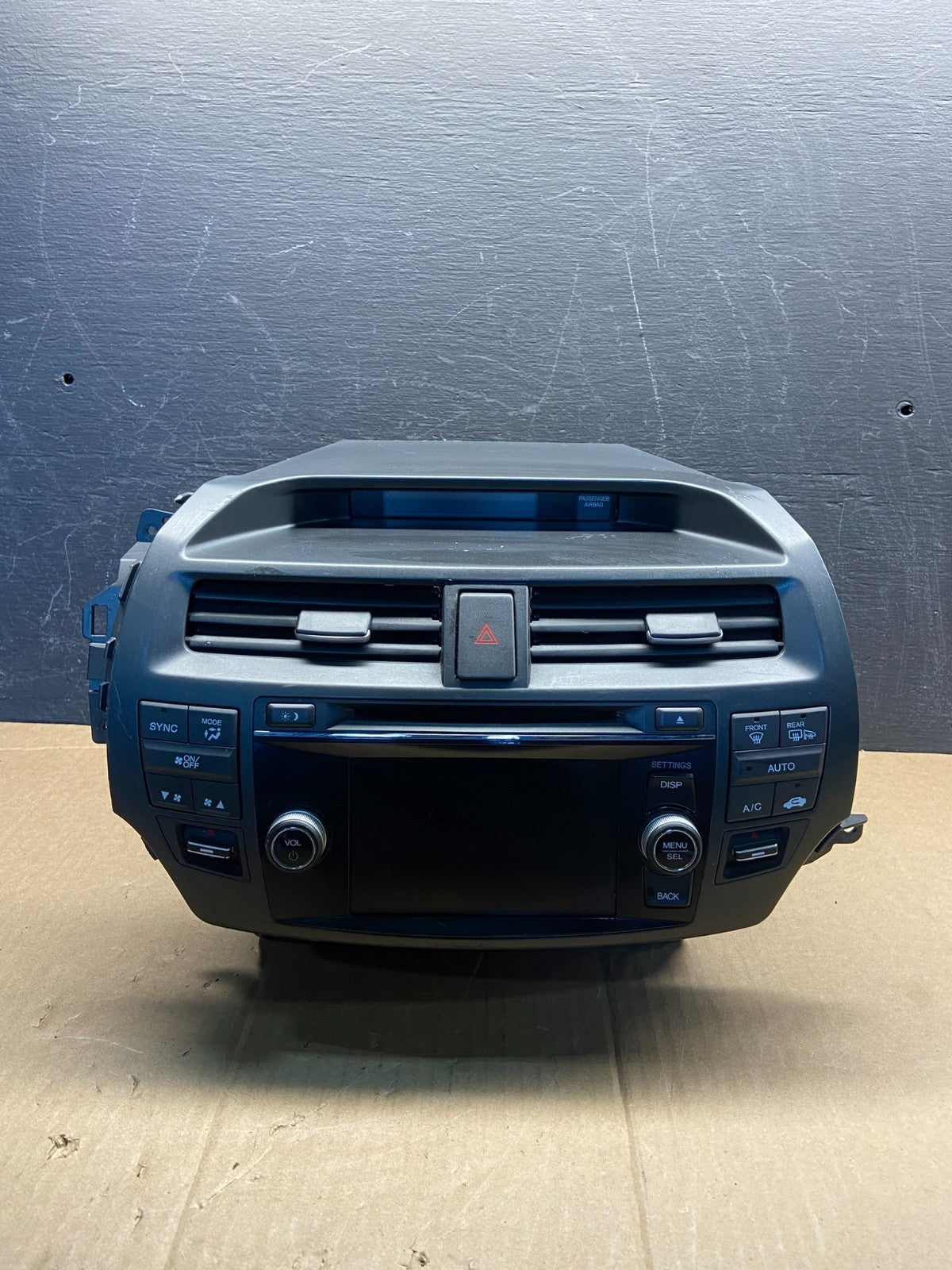 2013-2015 Honda Crosstour AM FM CD Player Touchscreen Radio Bezel ag1692 DG0