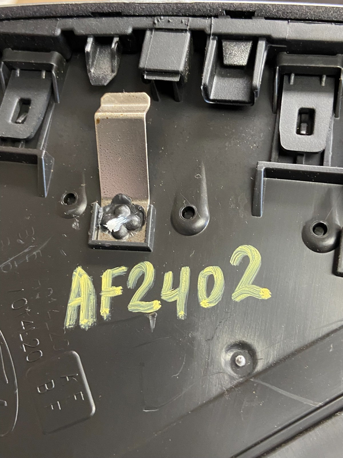 2013 to 2014 Ford Focus Center Radio Stereo Control Unit Trim AF2402 DG6
