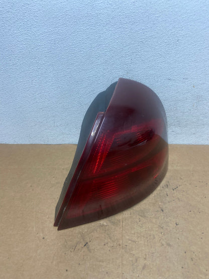 2004 to 2008 Pontiac Grand Prix Right Passenger RH Tail Light AD5200 LK2