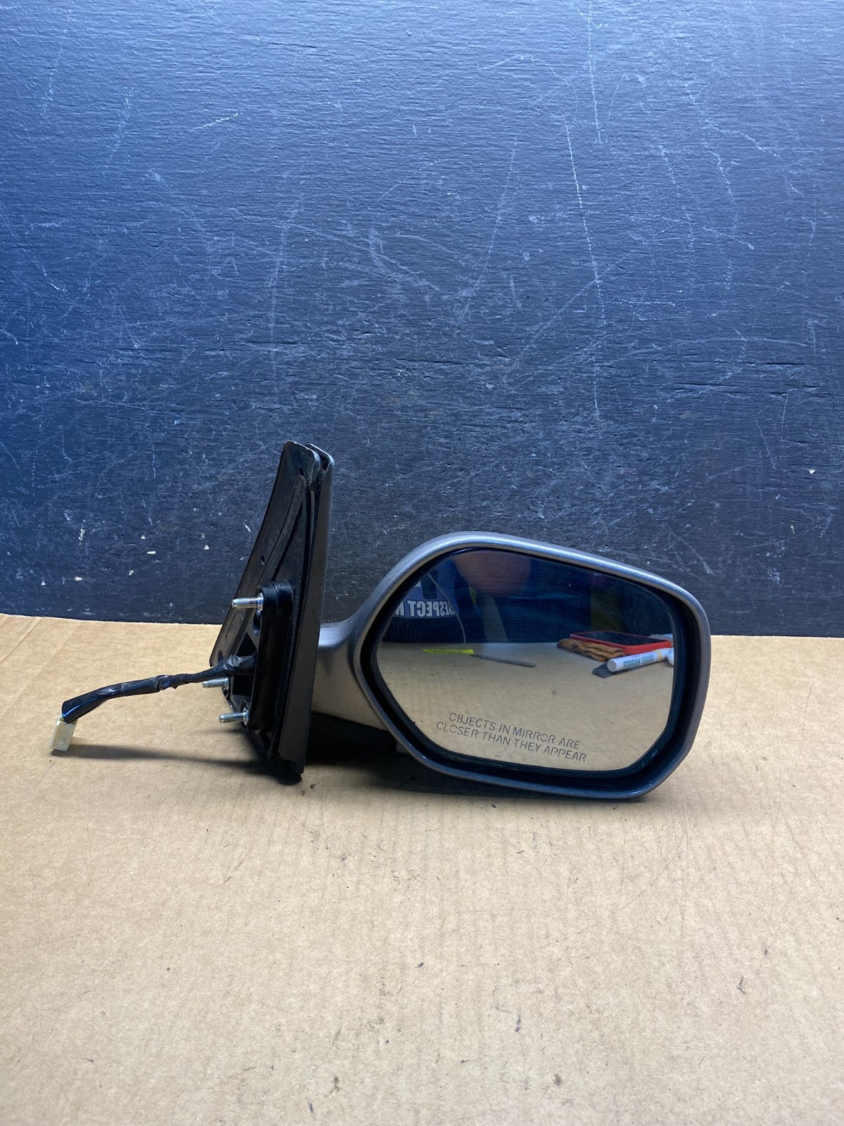2004 to 2006 Scion XB Right Passenger Side View Door Mirror AH7136 DW8