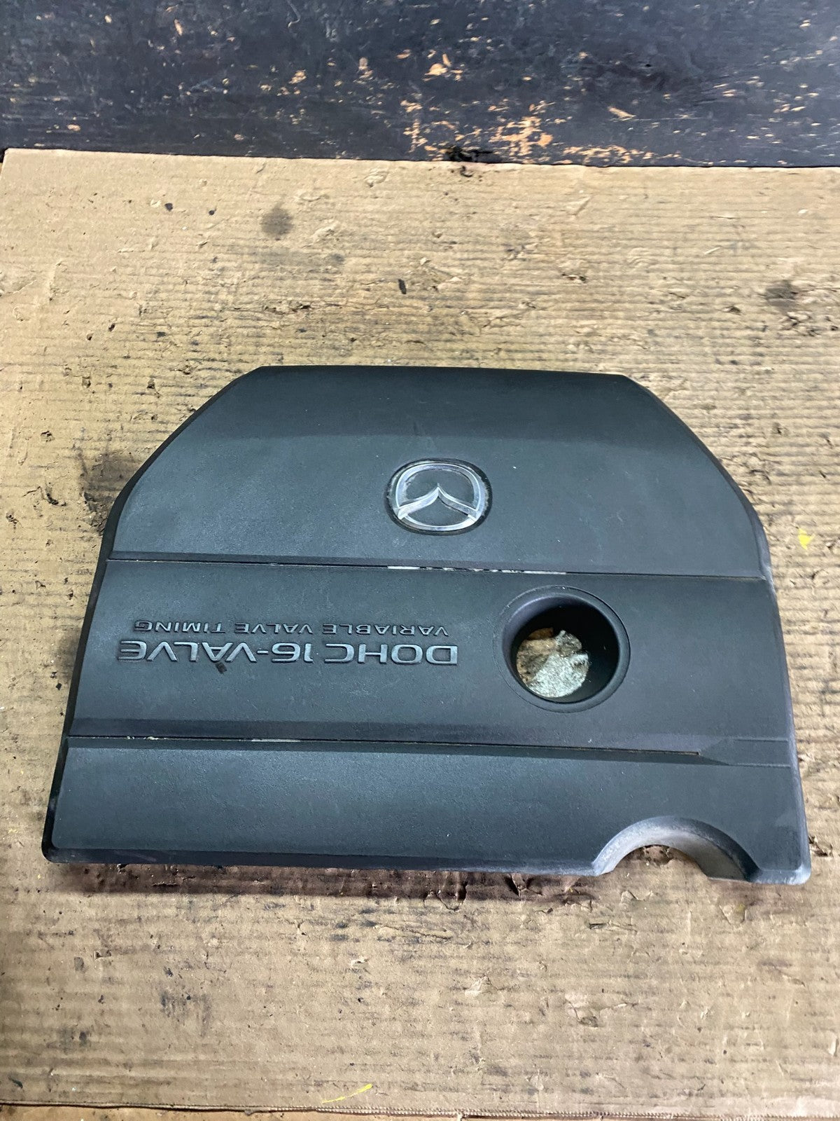 2004 to 2008 Mazda 3 DOHC 16 VALVE Engine Shield Top Cover Oem S5957 DG1