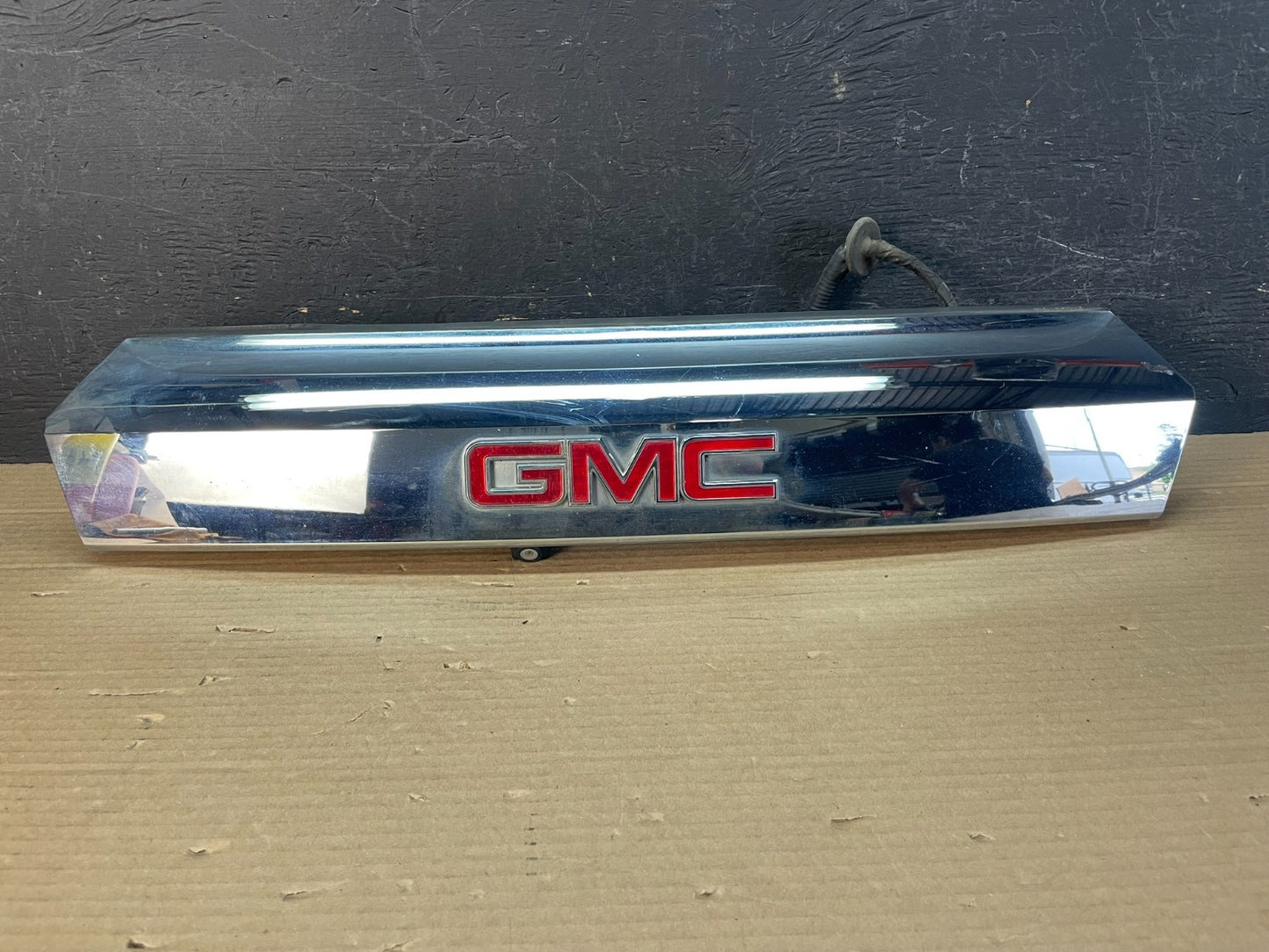 2010-2015 Gmc Terrain Lift Gate Handle Trim Back Up Camera Chrome Panel AE87030