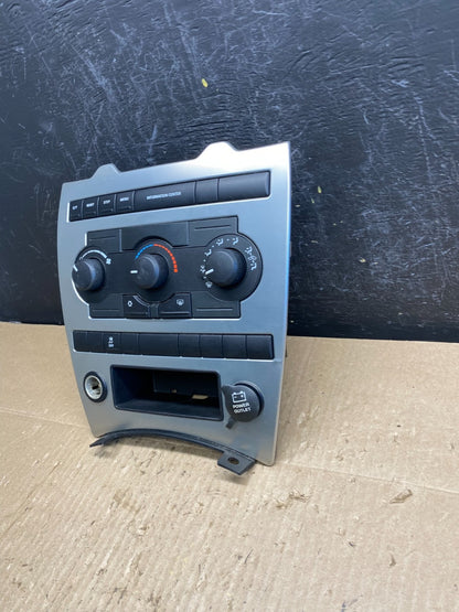 2005 2006 2007 Jeep Commander Grand Cherokee A/C Climate Control Bezel AC9150 DG1