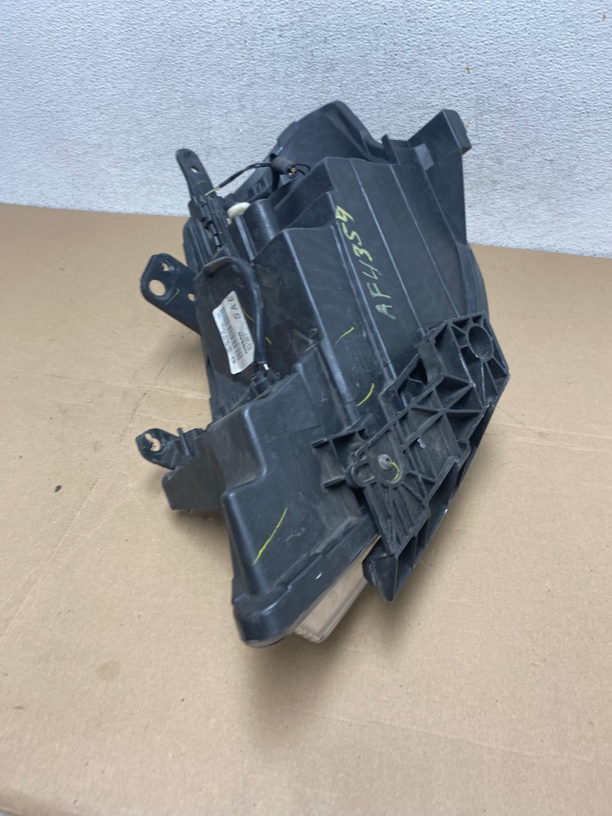 2008 to 2012 Nissan Versa Headlight Right Passenger Rh Side AF4359 LK9