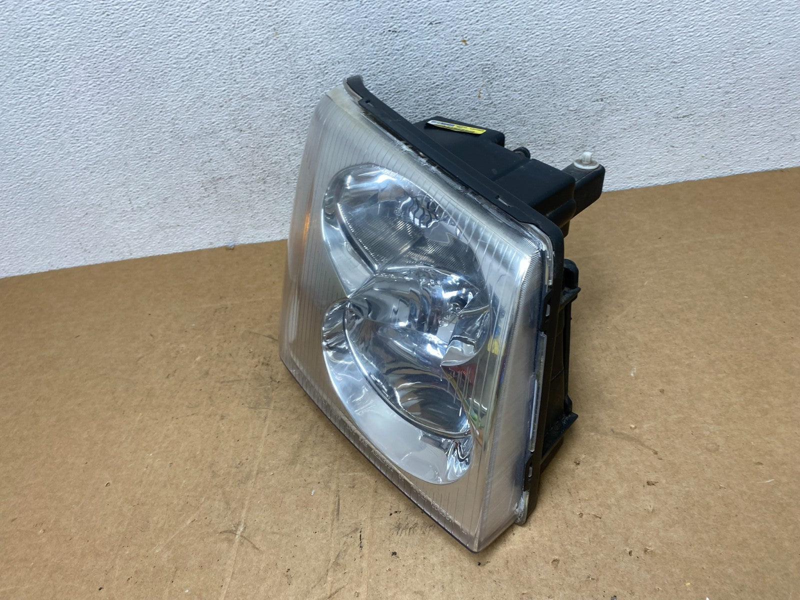 2002 to 2009 Gmc Envoy Right Passenger RH Side Headlight Halogen TYC AD6131 DW1