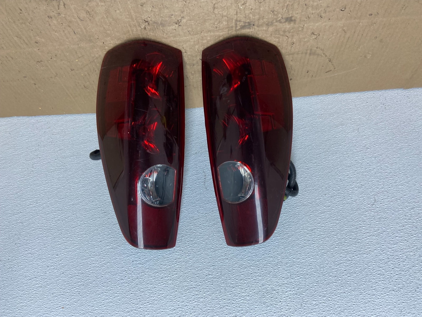 2004 to 2012 Chevrolet Colorado GMC Canyon Left+Right Set Tail Lights AC0272 DW0