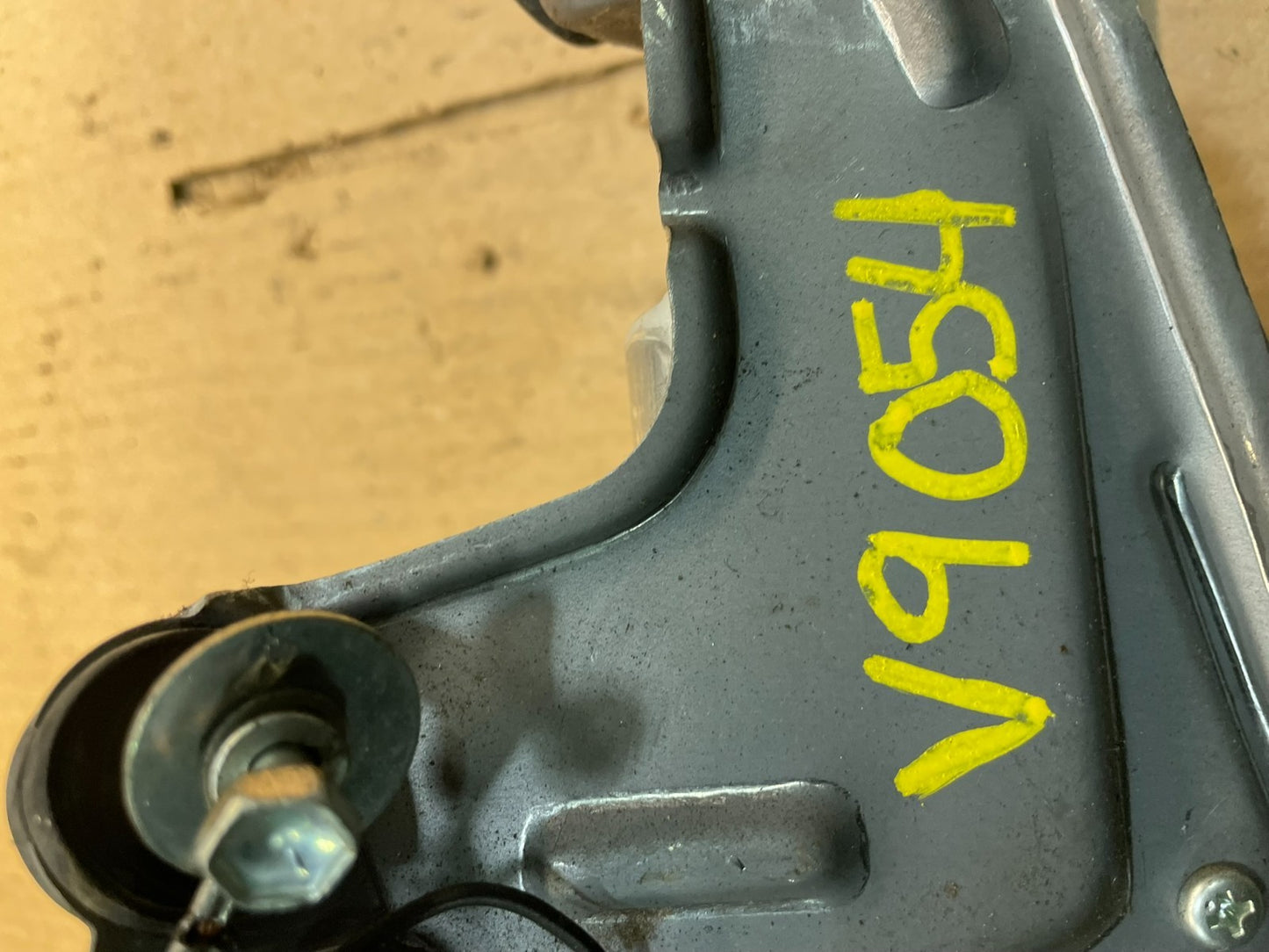 2007 to 2015 Mazda CX-9 CX9 Windshield Rear Wiper Motor v9054 DG7