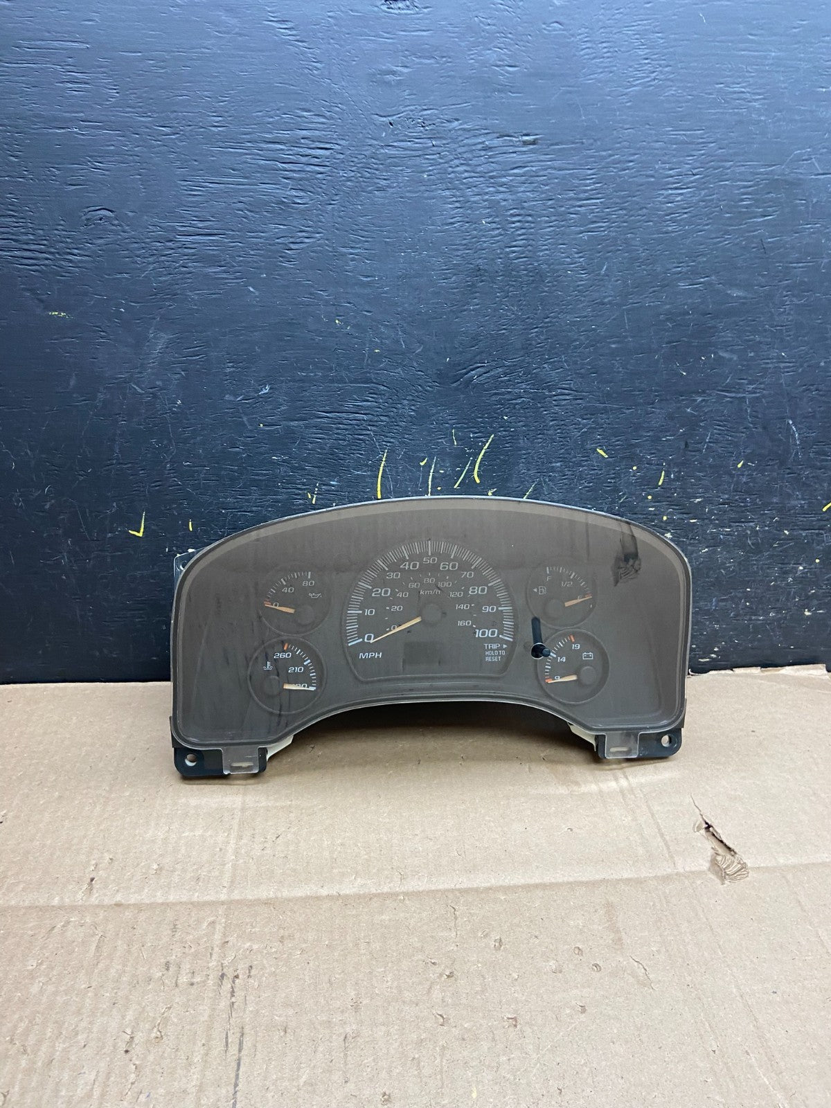 2004 to 2007 Chevrolet Express Speedometer Cluster Gauge OEM Y2477 DG0