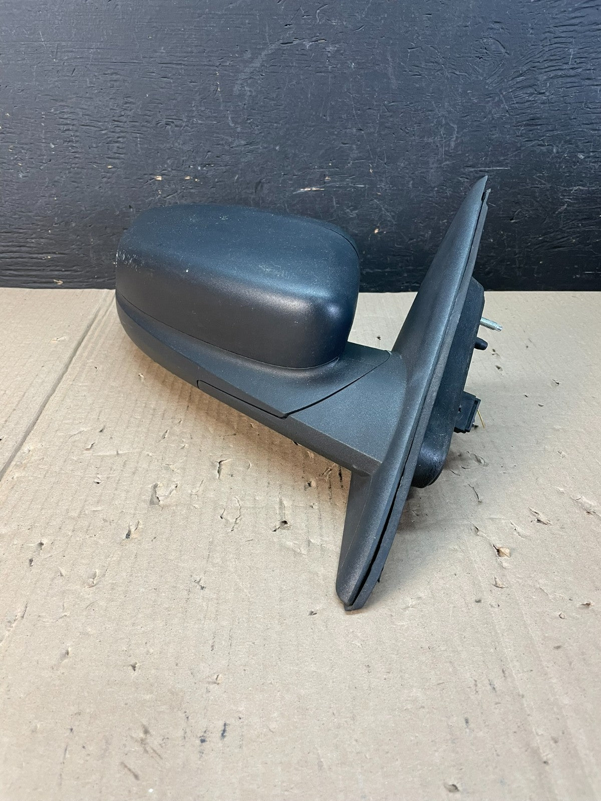 2010 to 2018 Ford Taurus Right Passenger View Door Mirror AD8682 DW1