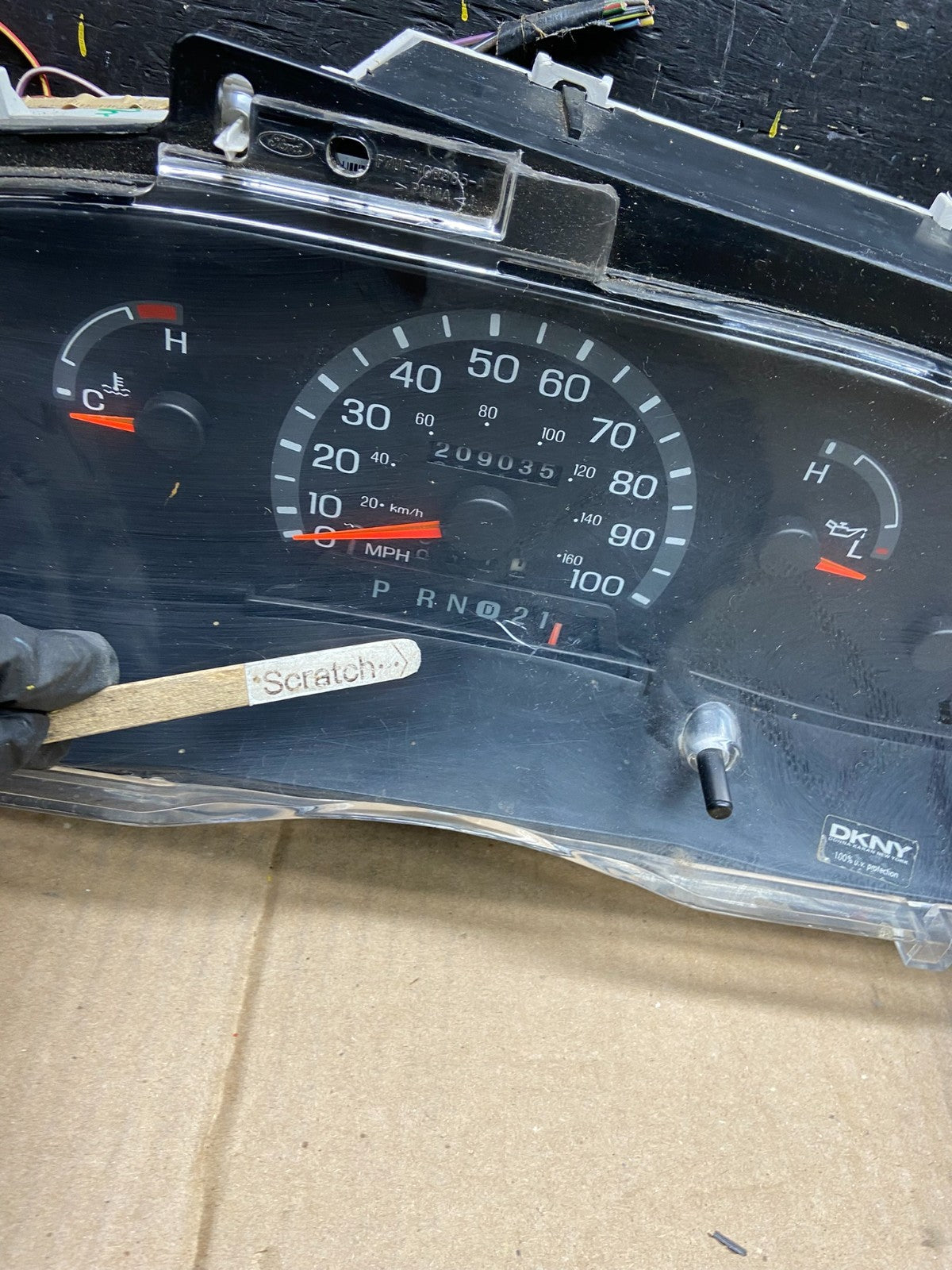 2001 - 2002 Ford Econoline E250 E350 Van Speedometer Instrument Cluster X1705 DG1
