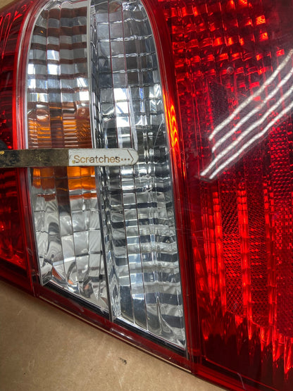 2002 2003 2004 Toyota Camry Tail Light Right Passenger Rh Side AI2585 LK3