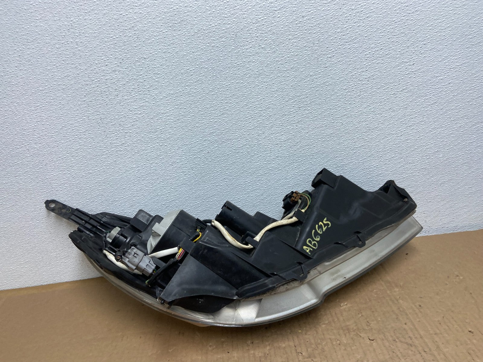 2010 2011 2012 Subaru Legacy Outback Left Driver Halogen Headlight AD2501 DW8