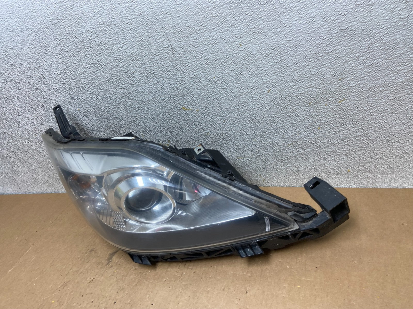2008 2009 2010 Mazda 5 Right Passenger RH Black Xenon Headlight Z6913 DW1