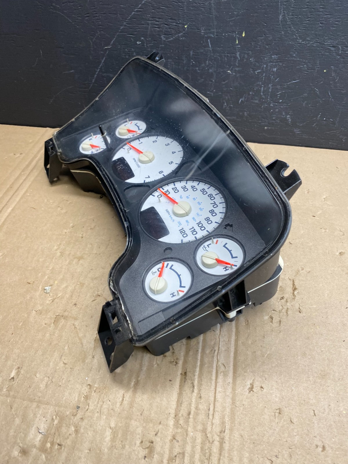 2004 2005 Dodge Ram 1500 Instrument Speedometer Gauge Cluster OEM ab8986 DG3