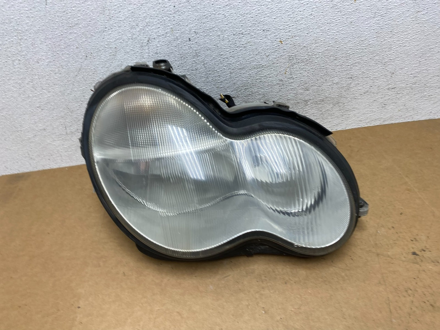 2001 - 2004 Mercedes-Benz C Class Halogen Right Passenger Headlight AE30380