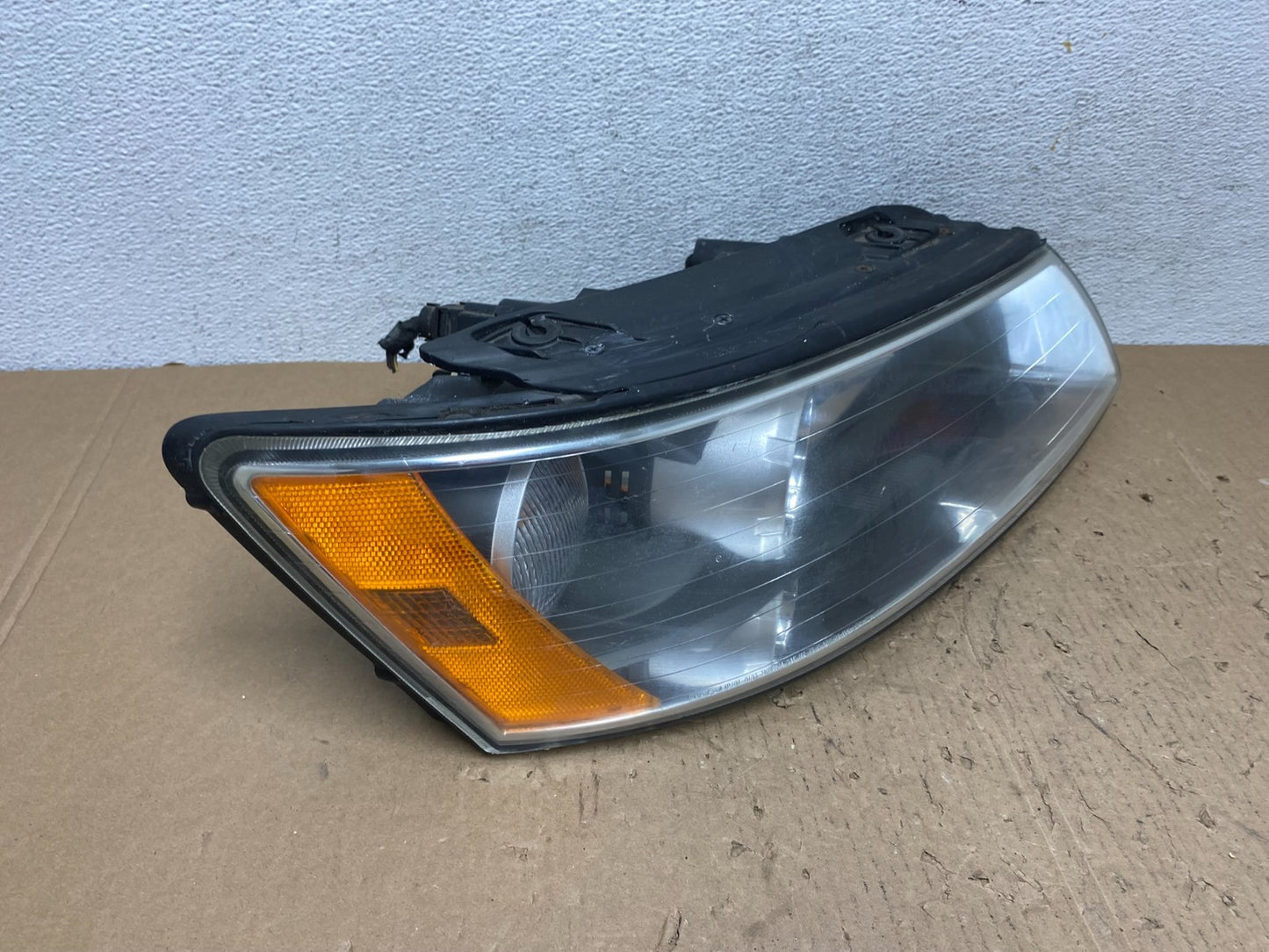 2006-2008 Hyundai Sonata Right Passenger Rh Side Headlight Halogen AD8156 DW2