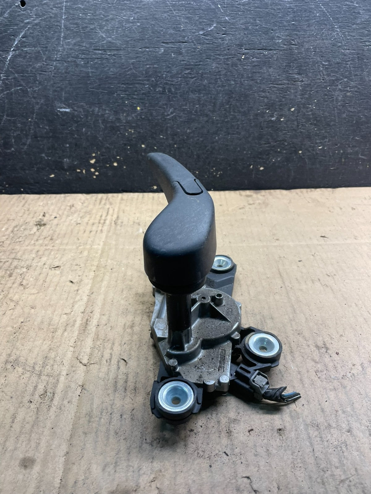 2012 to 2014 Ford Focus Rear Windshield Wiper Motor OEM BV61-17K441-AA W7170 DG2