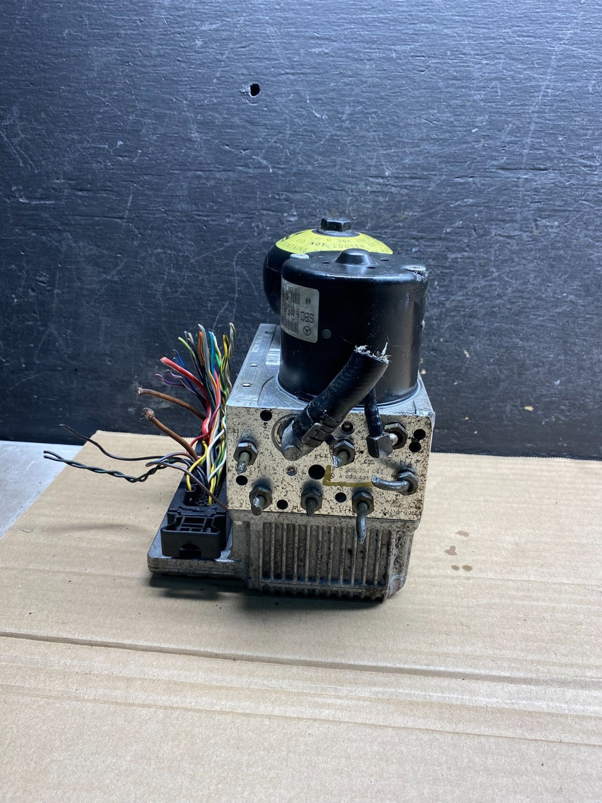 2003-2006 Mercedes W211 E320 E350 E500 ABS Anti Lock Brake Pump Module ah9613 DG2