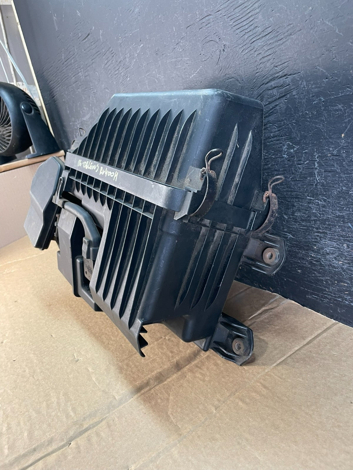 2006 - 2008 Lexus 400h Air Intake Resoantor Box AF5328 DG1