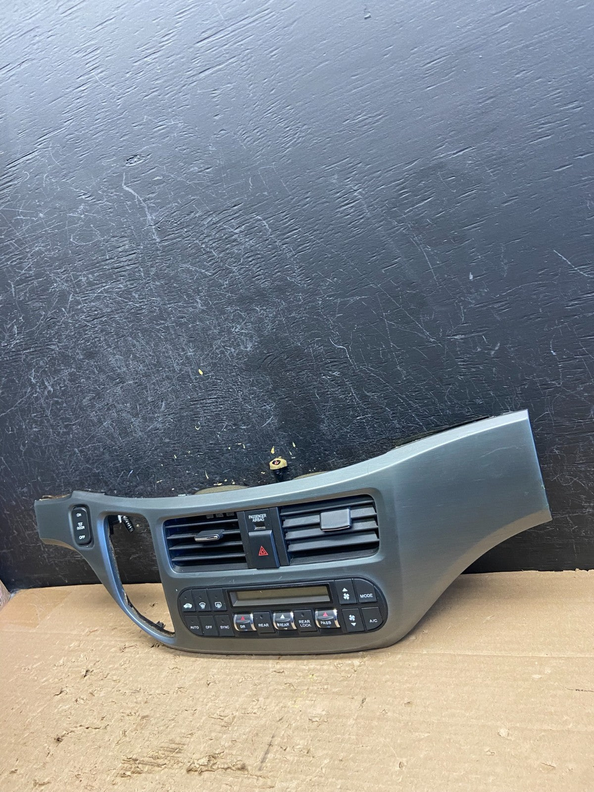 2005 to 2010 Honda Odyssey Radio Climate Control Dash Trim Bezel AG8772 DG2