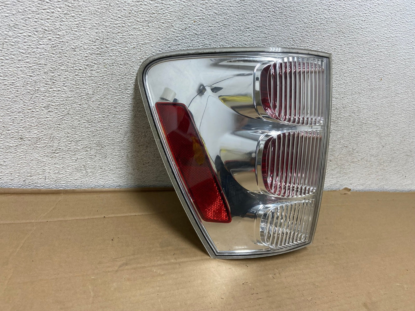 2005 to 2008 Chevrolet Equinox Left Driver Lh Side Tail Light AG9176 LK1