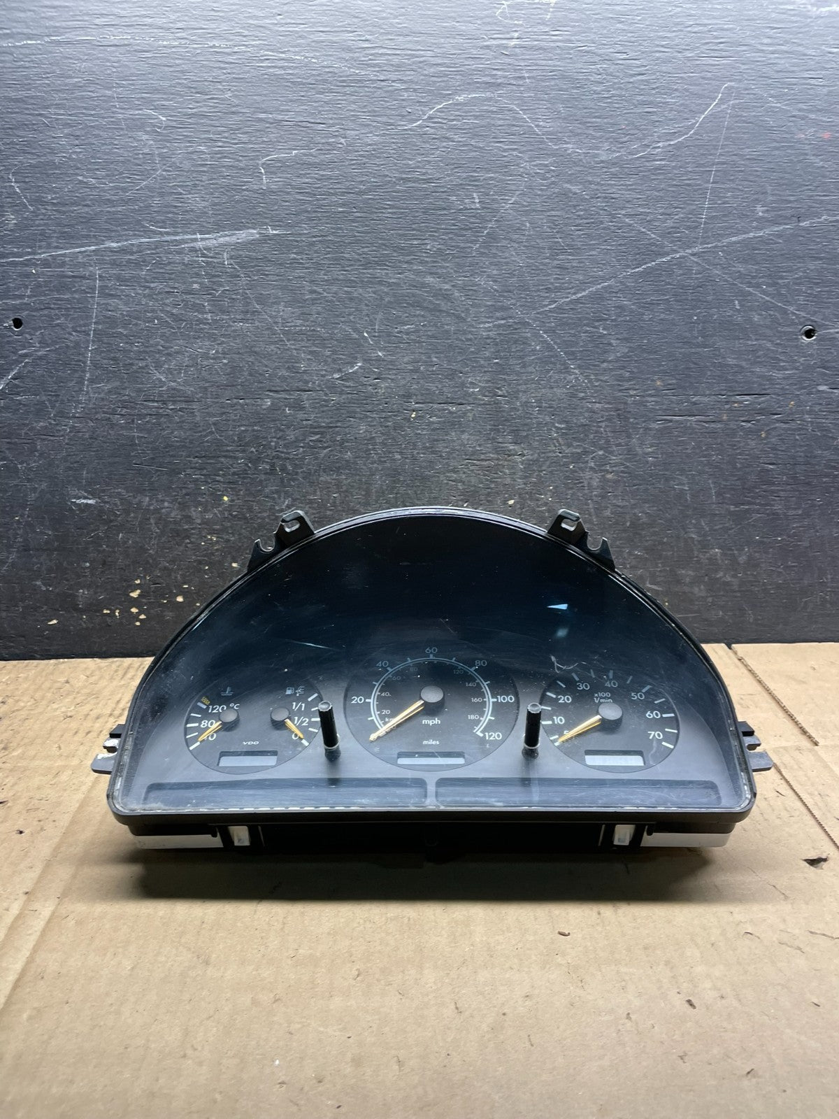 1998-2005 Mercedes ML320 Instrument Cluster Speedometer w7068 DG1