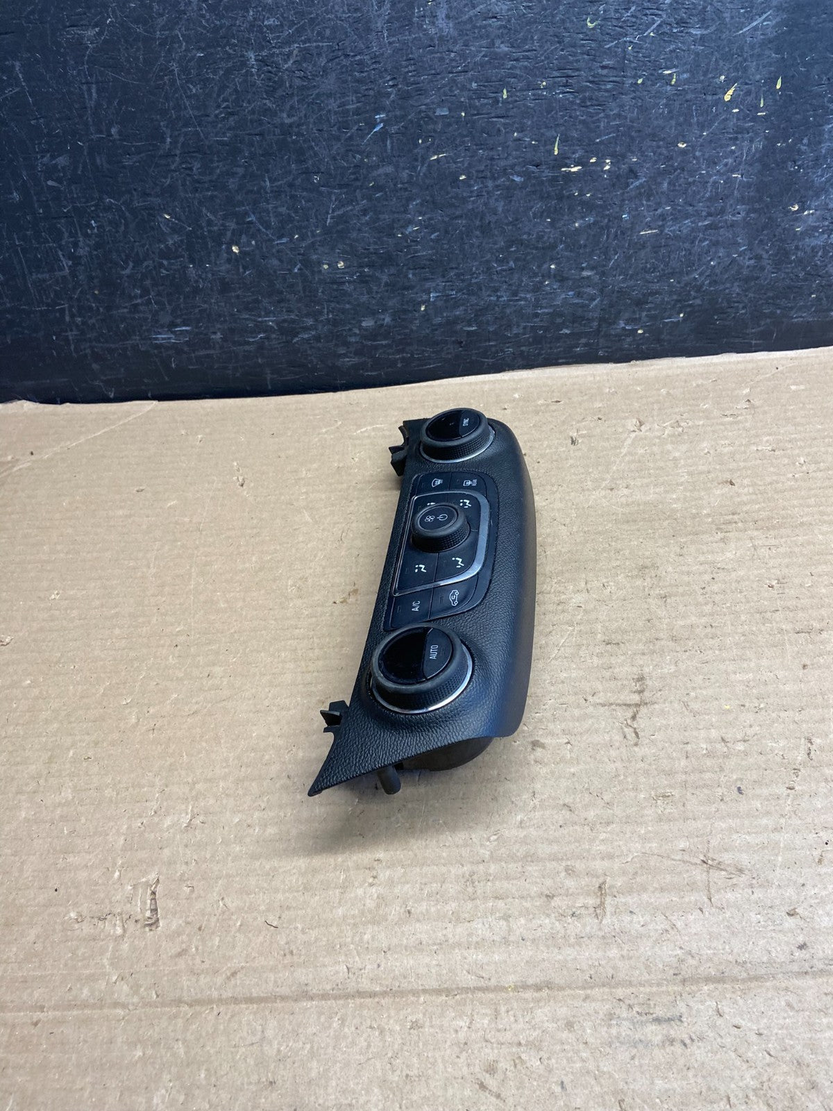 2014 to 2017 Chevrolet Impala Center Climate Control A/C Heater AH3672 DG1