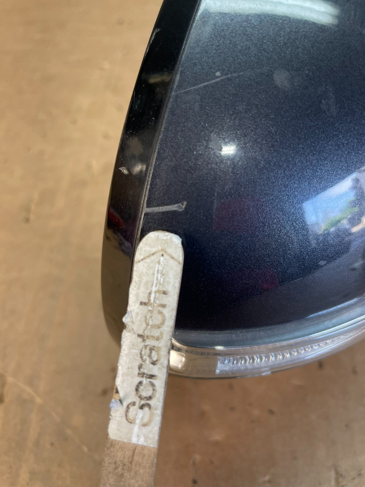 2016 to 2020 Kia Sorento Right Passenger Door Mirror Turn Signal AE8569 DW8