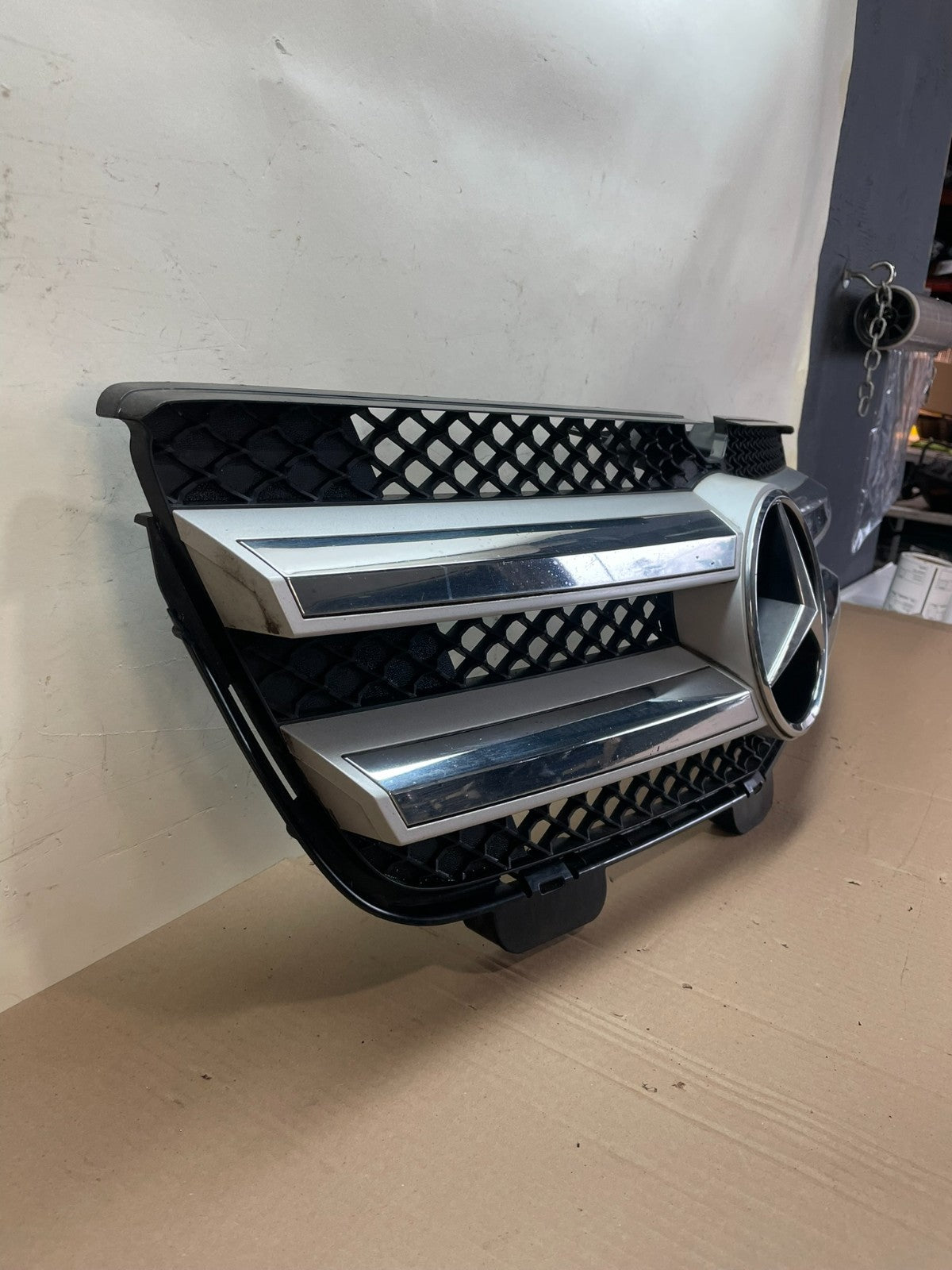 2008 to 2010 Mercedes-Benz GL-Class GL550 Front Grille Grill AG7666 DG2