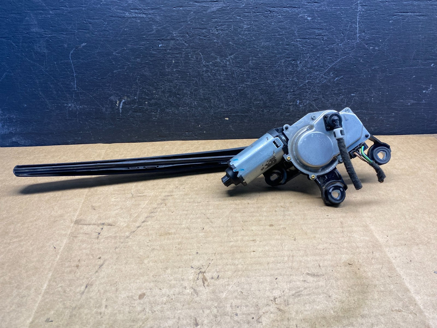 2005 - 2011 Audi A6 C6 A4 B8 Rear Windshield Washer Wiper Motor AD7560 DG5