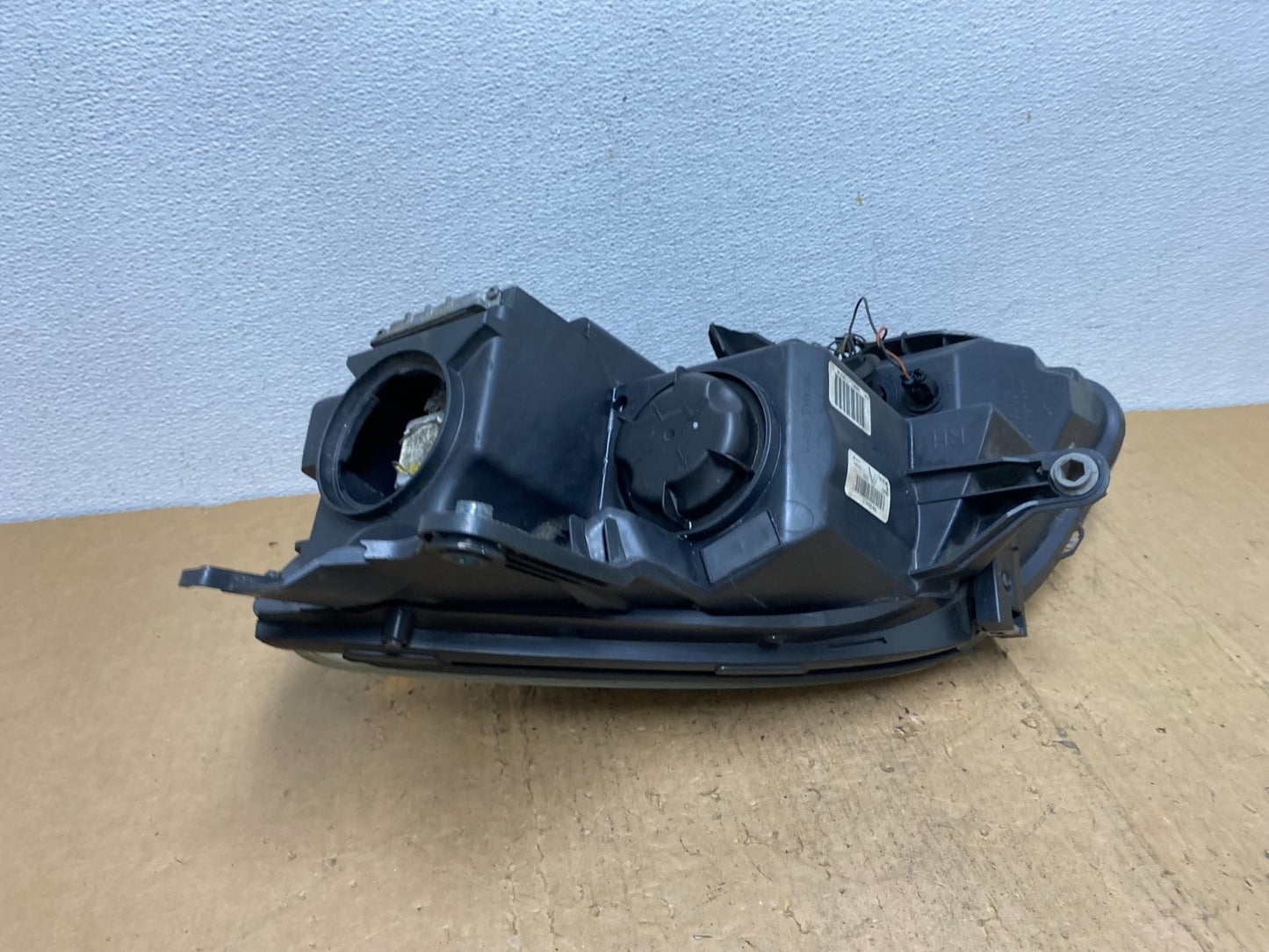 2007-2012 Gmc Acadia Xenon HID Headlight Right Passenger Side AD0523 DW9
