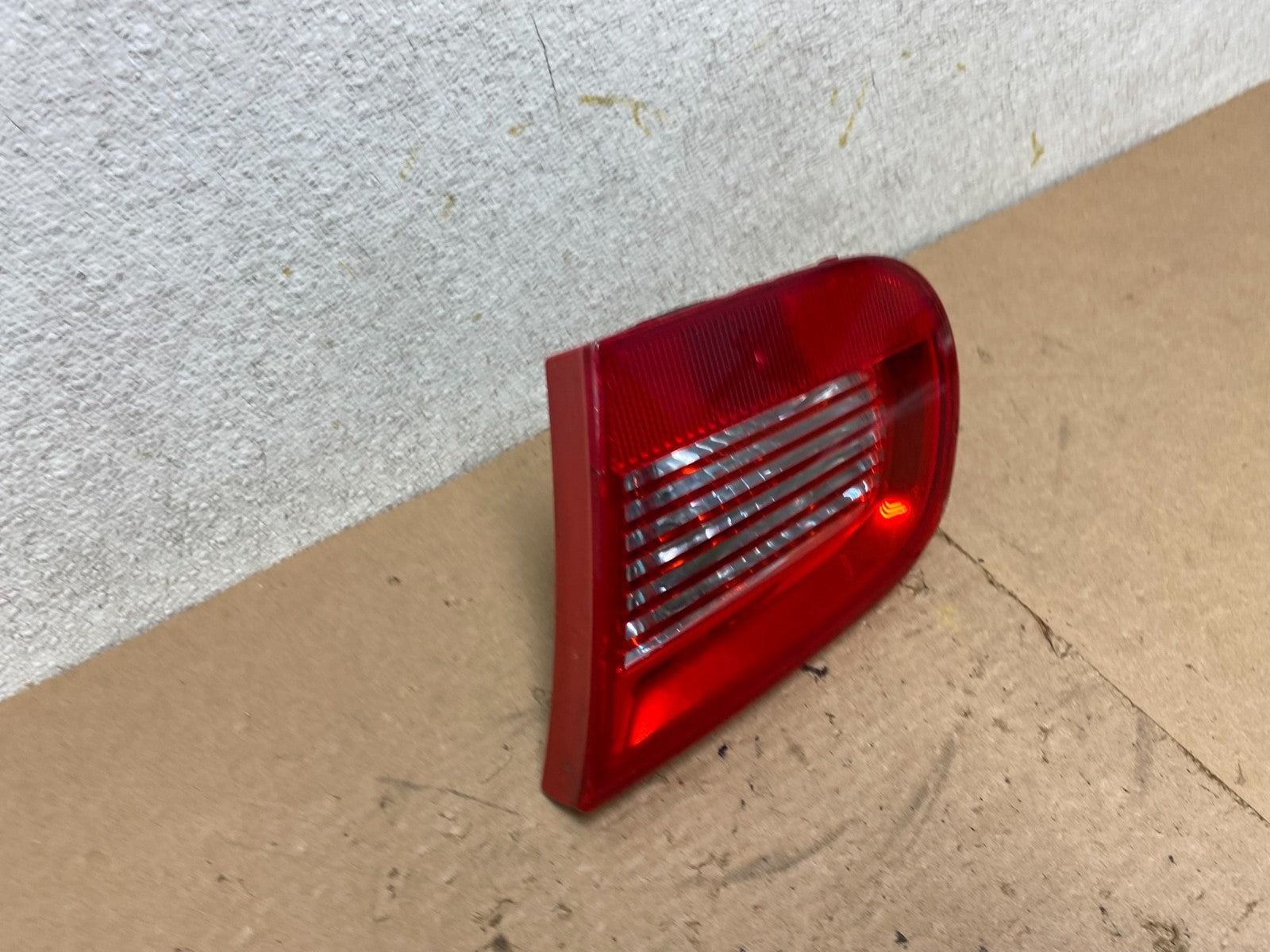 2007 2008 2009 2011 Volkswagen Eos Right Passenger Rh Tail Light inner OEM P52562