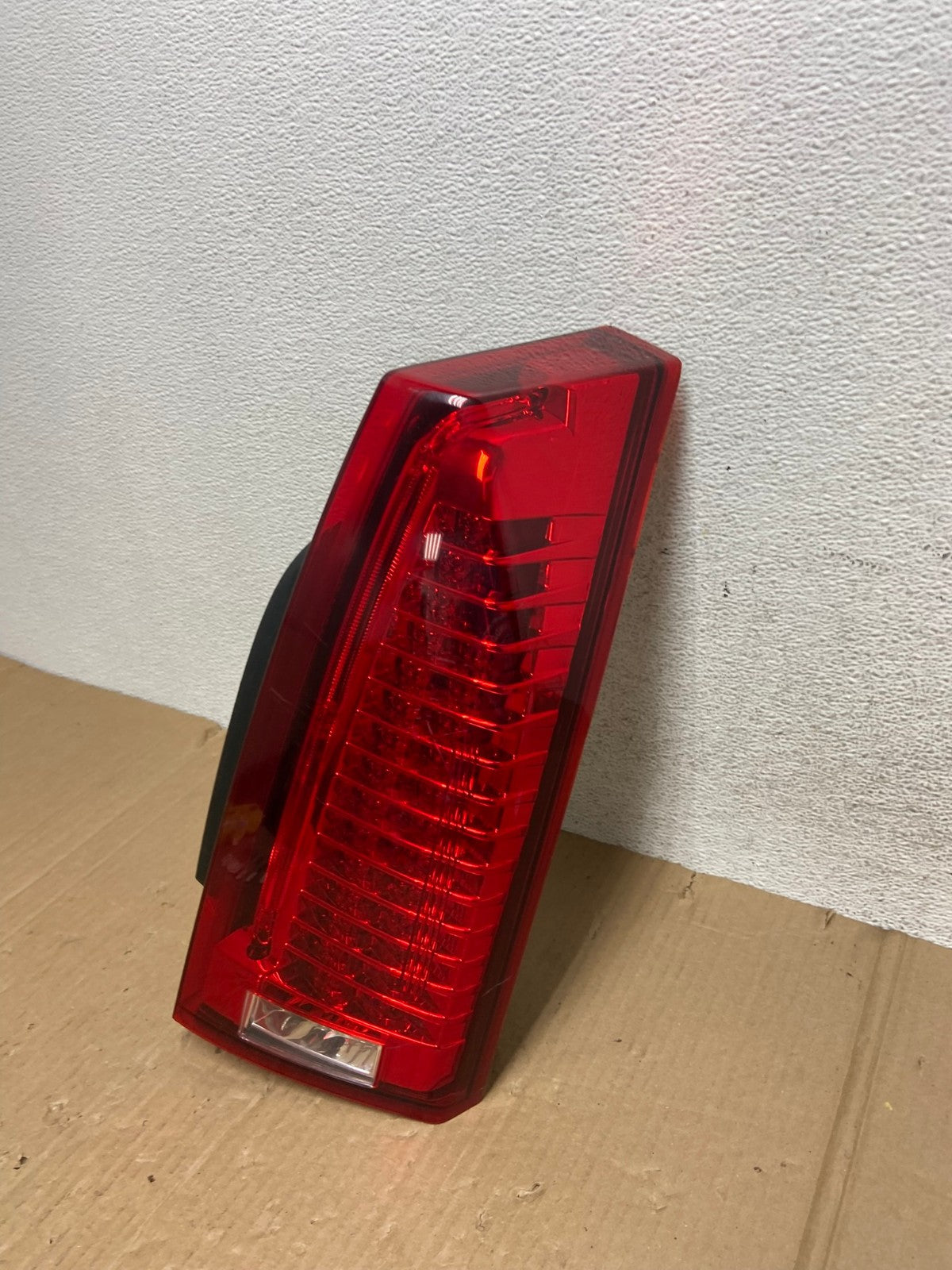 2008 to 2013 Cadillac CTS Right Passenger Side Led Side Tail light AE8984 LK1