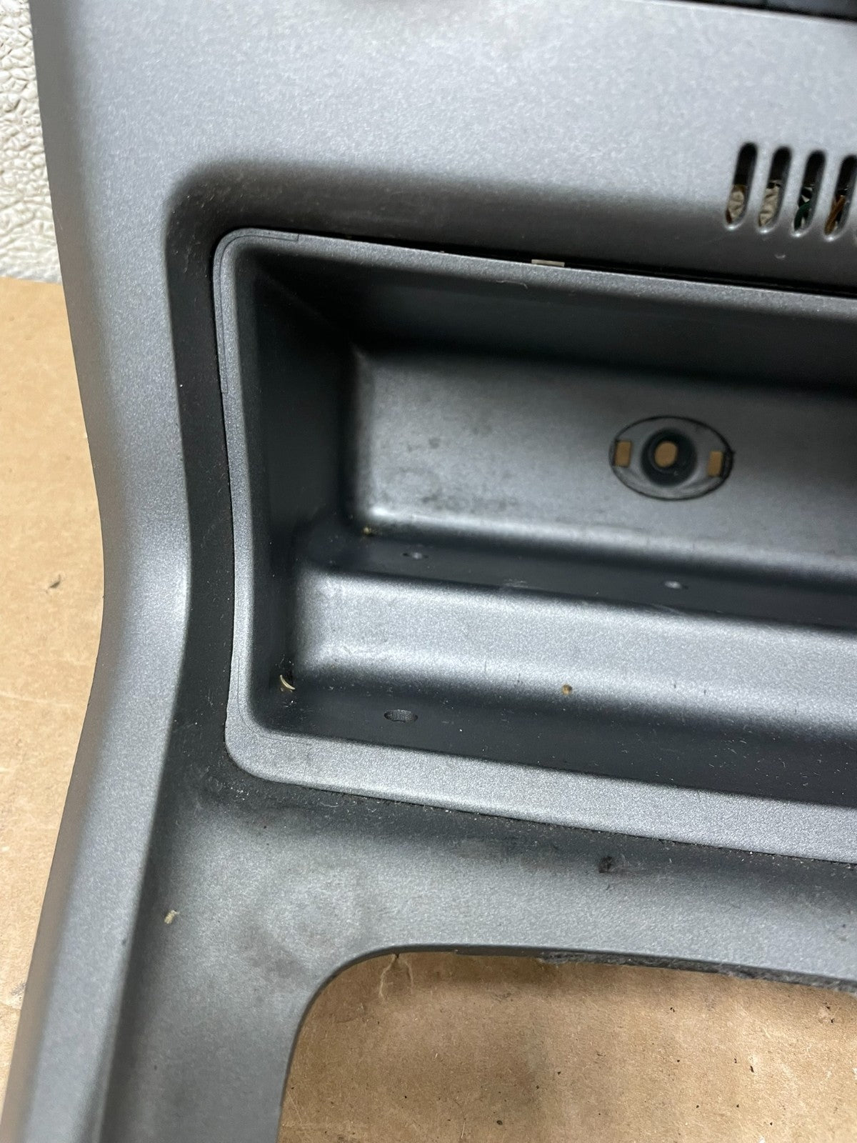 2008 2010 Saturn Vue Center Climate Control Shifter Bezel Trim v5076 DG3