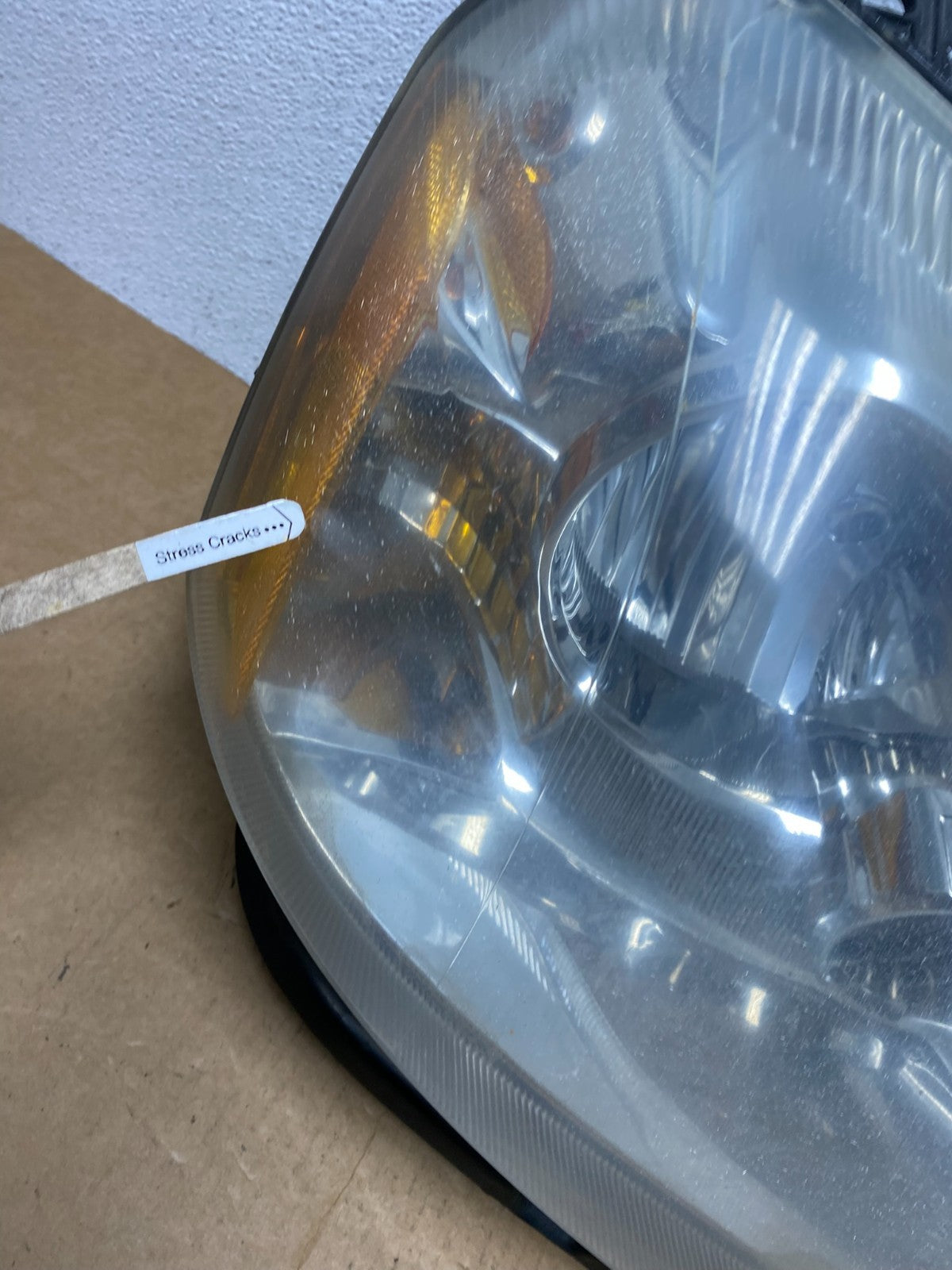 2005 to 2007 Ford Five Hundred Halogen Right Passenger Side Headlight AD4481 DW4