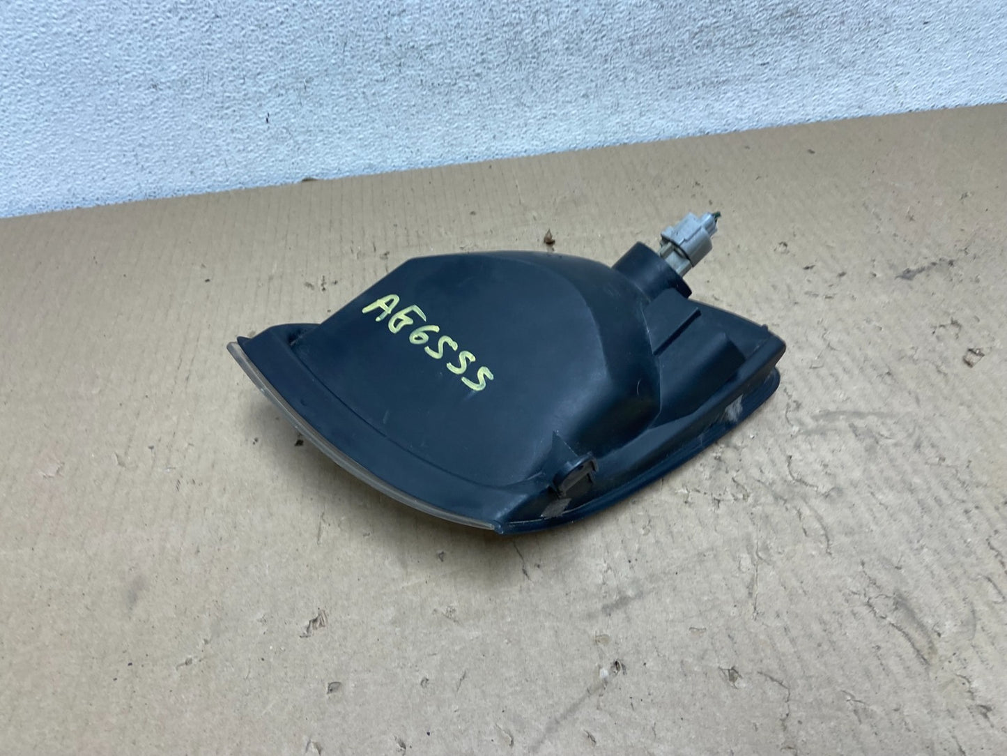 1998 to 2000 Toyota Sienna Left Driver Side Turn Signal Marker Lamp AG6555 DW4