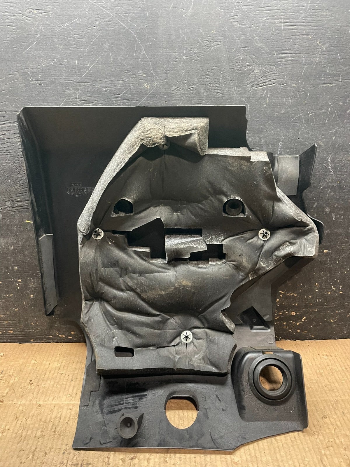 2010 to 2019 Lincoln MKS 3.7L Engine Motor Cover Y6658 DG5