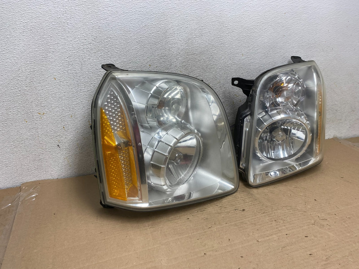 2007 - 2014 GMC Yukon Halogen Headlights Left+Right Side Set AH9478 DW2