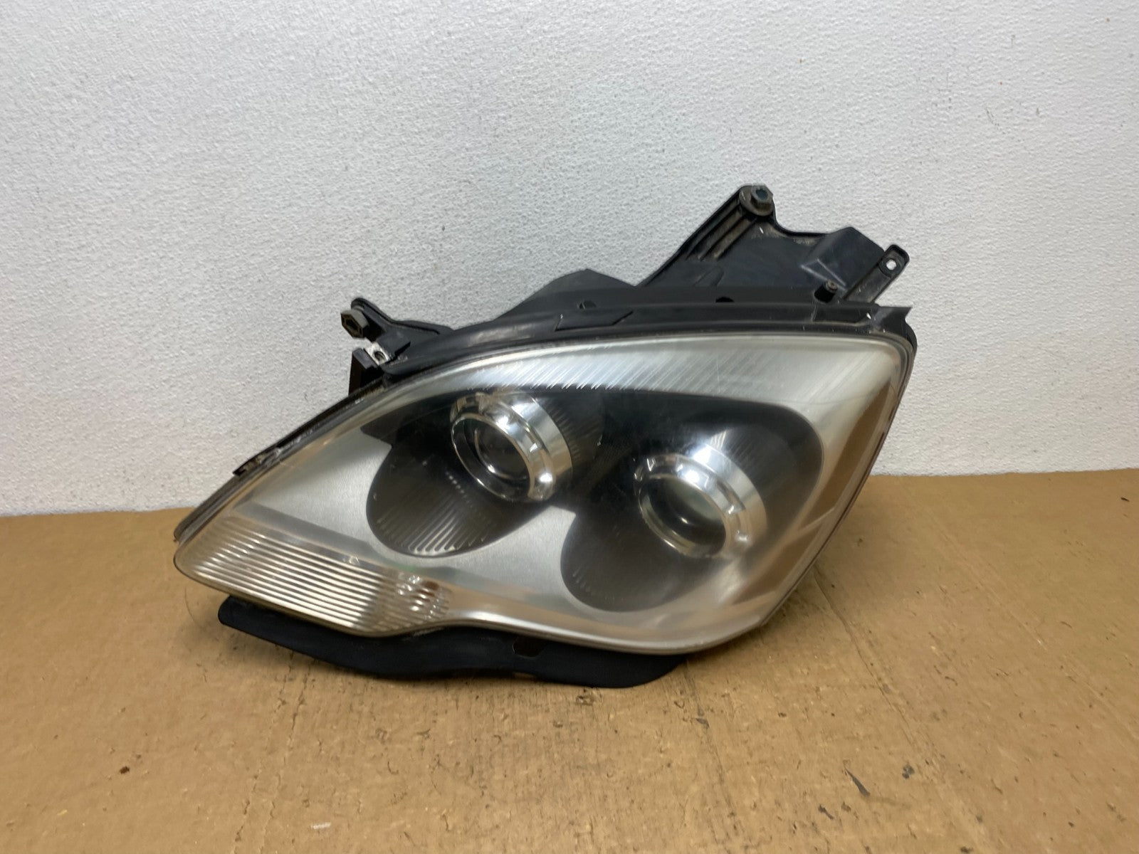 2007-2012 Gmc Acadia Xenon HID Headlight Left Driver LH Side AD0543 DW0