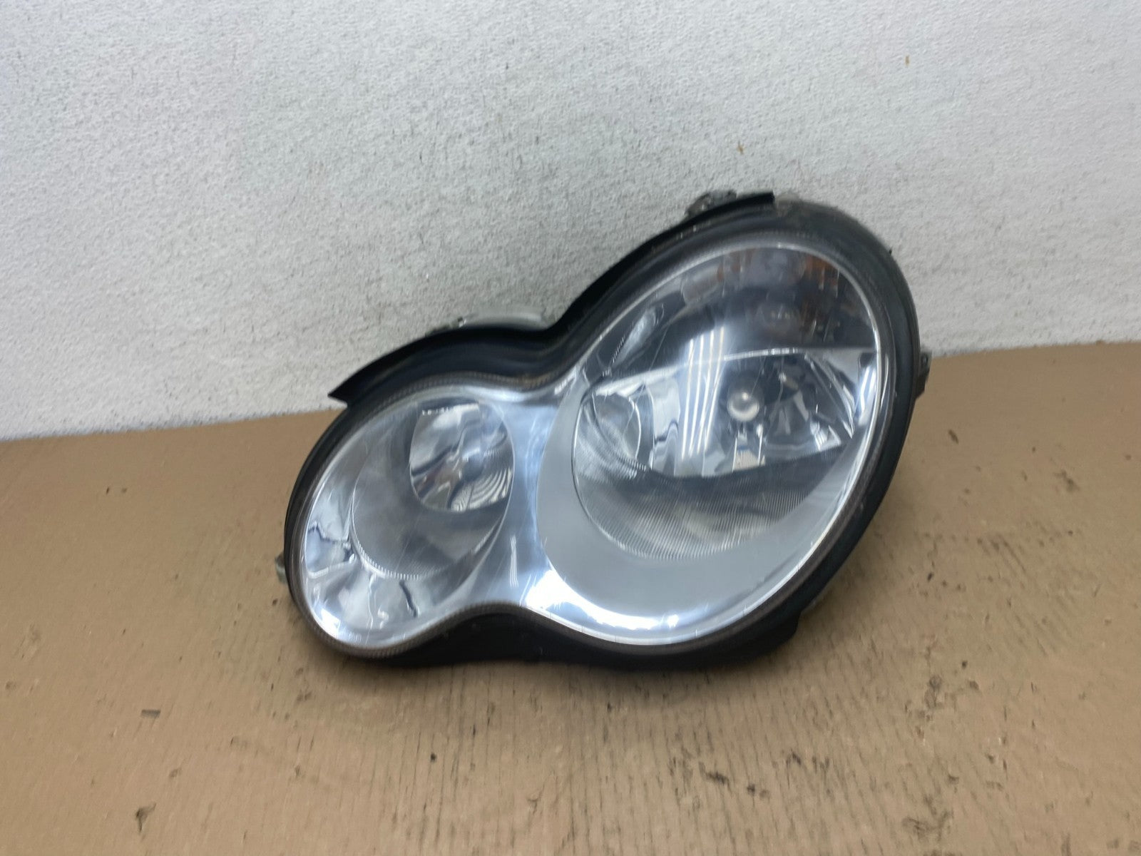 2005 to 2007 Mercedes-Benz C-Class Left LH Side Headlight AF4251 LK0