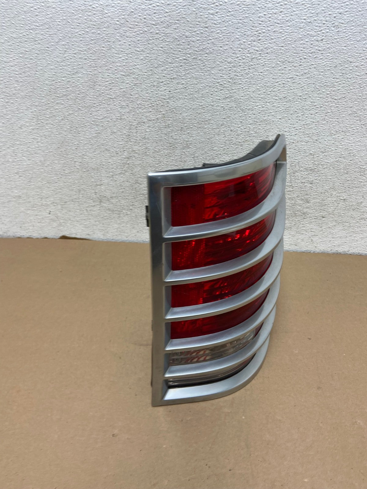 2002 2003 2004 2005 Mercury Mountaineer Right Passenger Tail Light AG3304 LK2