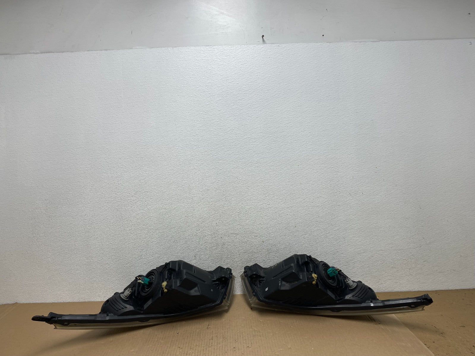 2011 to 2015 Chevrolet Cruze Halogen Left+Right Set Headlights AE7282 DW9