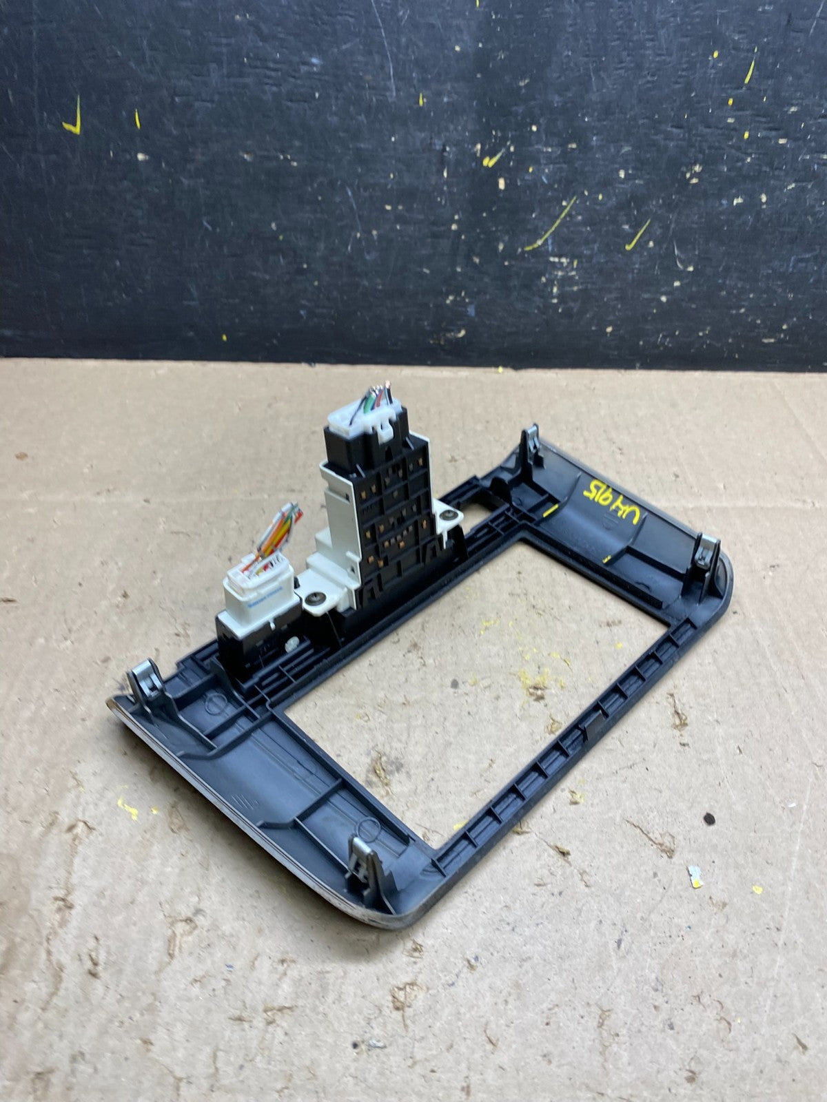 1998 to 2000 Toyota Sienna Center Console Radio Trim Bezel U4915 DG3