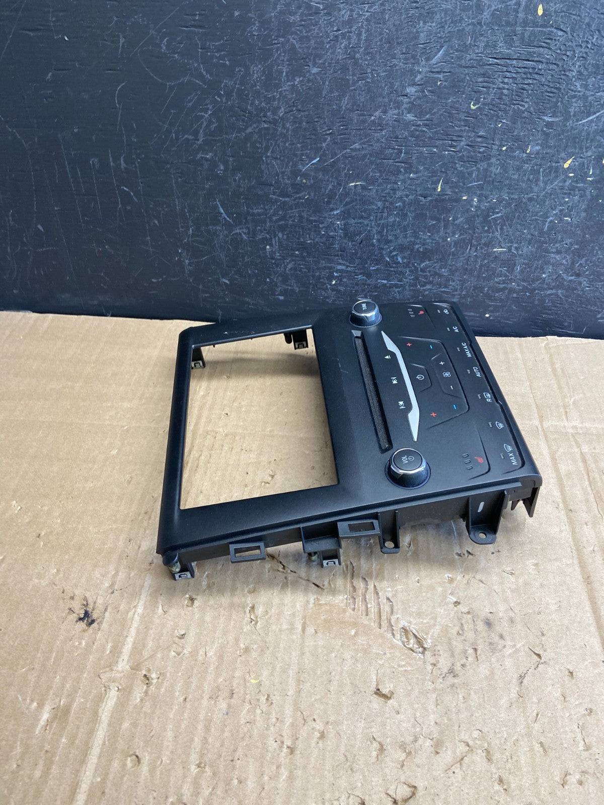 2014 - 2015 Ford Fusion Center Radio CD Player Sony Climate Control OE ae1831 DG1