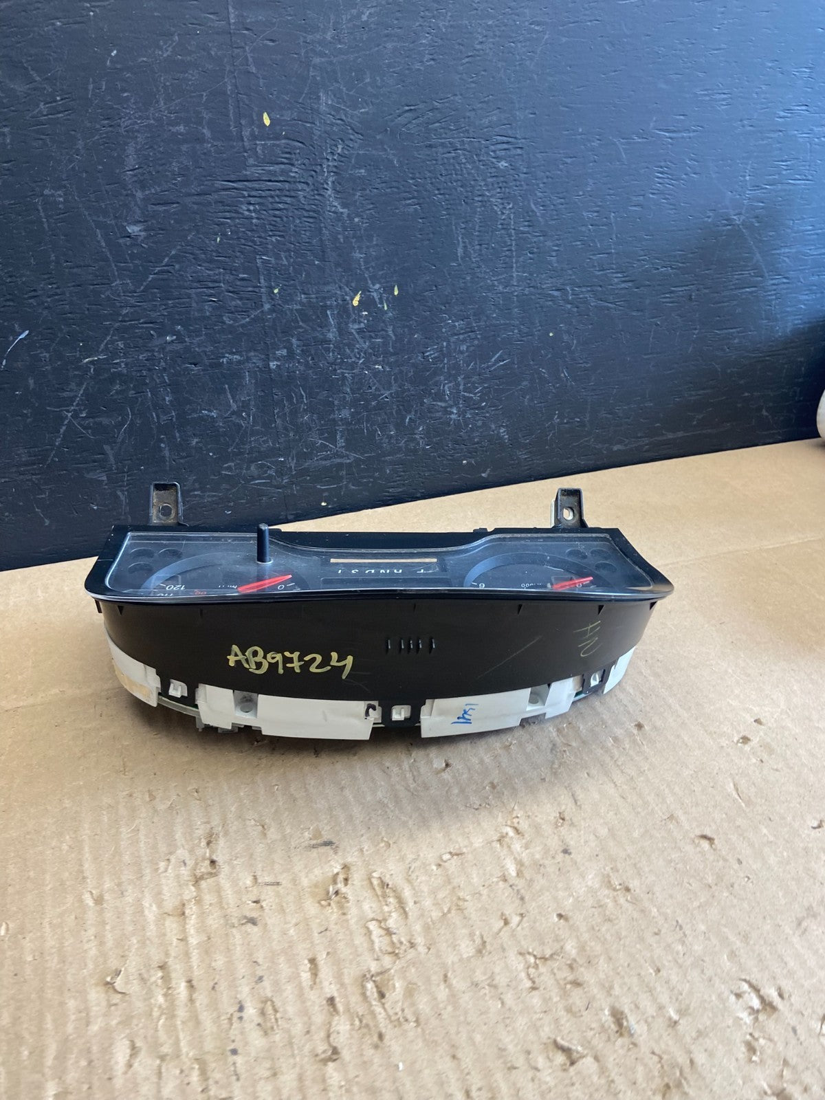 2004 to 2007 Ford Freestar Instrument Cluster Speedometer AB97244