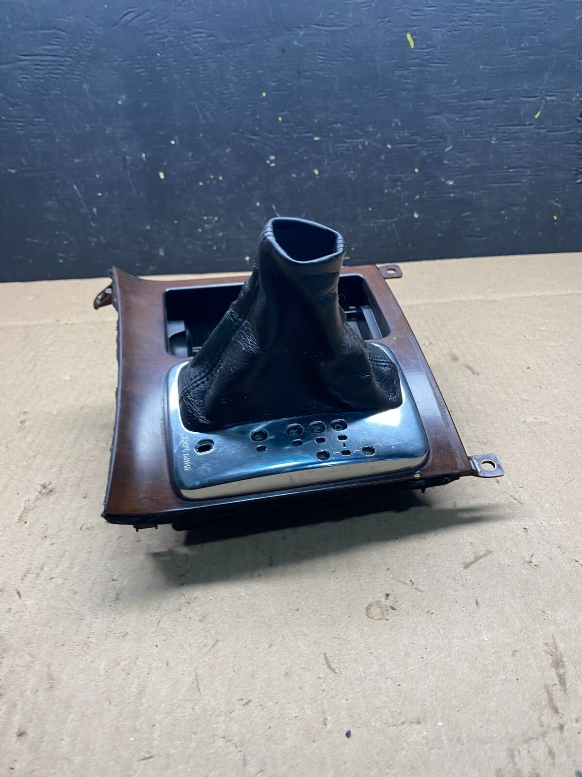 2006 to 2010 Infiniti M35 Center Console Gear Shifter Floor Bezel O3661 OEM DG4