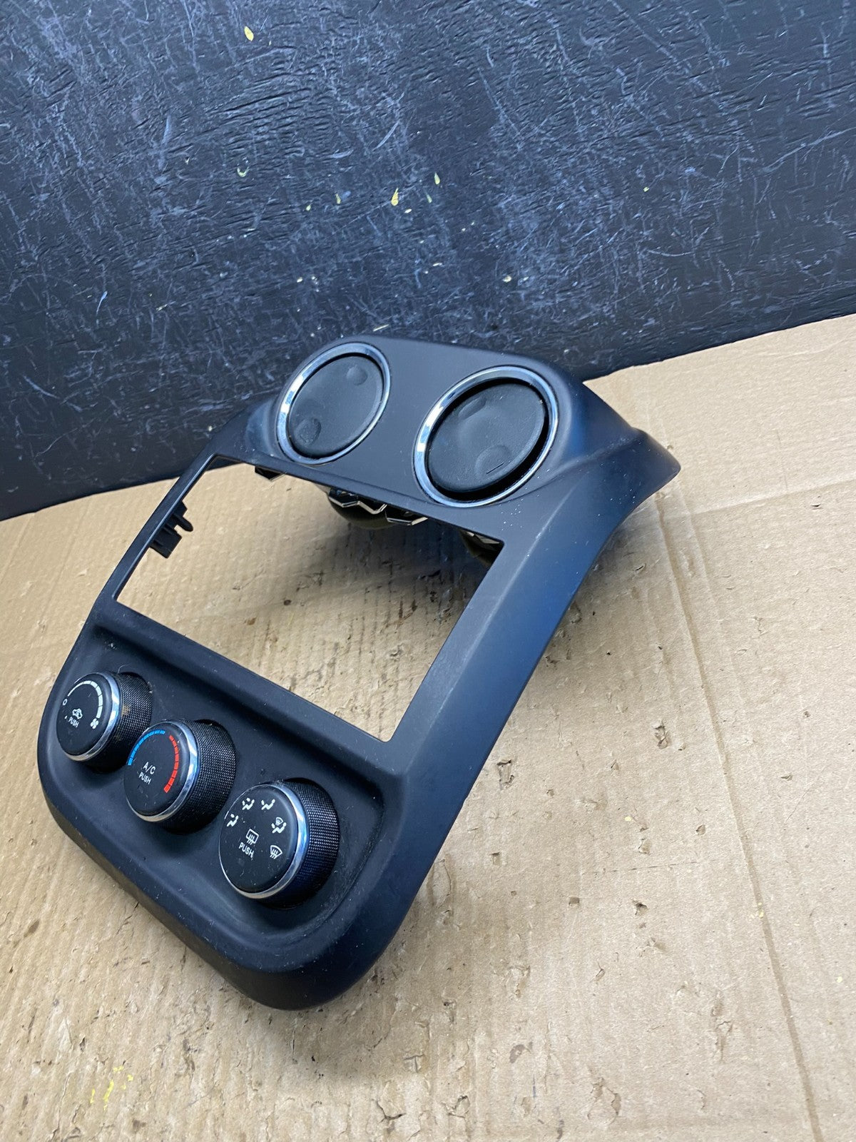 2011 to 2017 Jeep Compass Dash Climate Temperature Control Radio Bezel AD1910 DG2