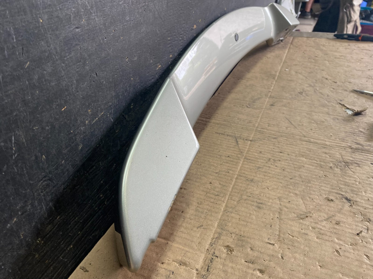 2008 to 2014 Land Rover LR2 Rear Trunk Tail Light Lift Gate Spoiler r7967 DG8