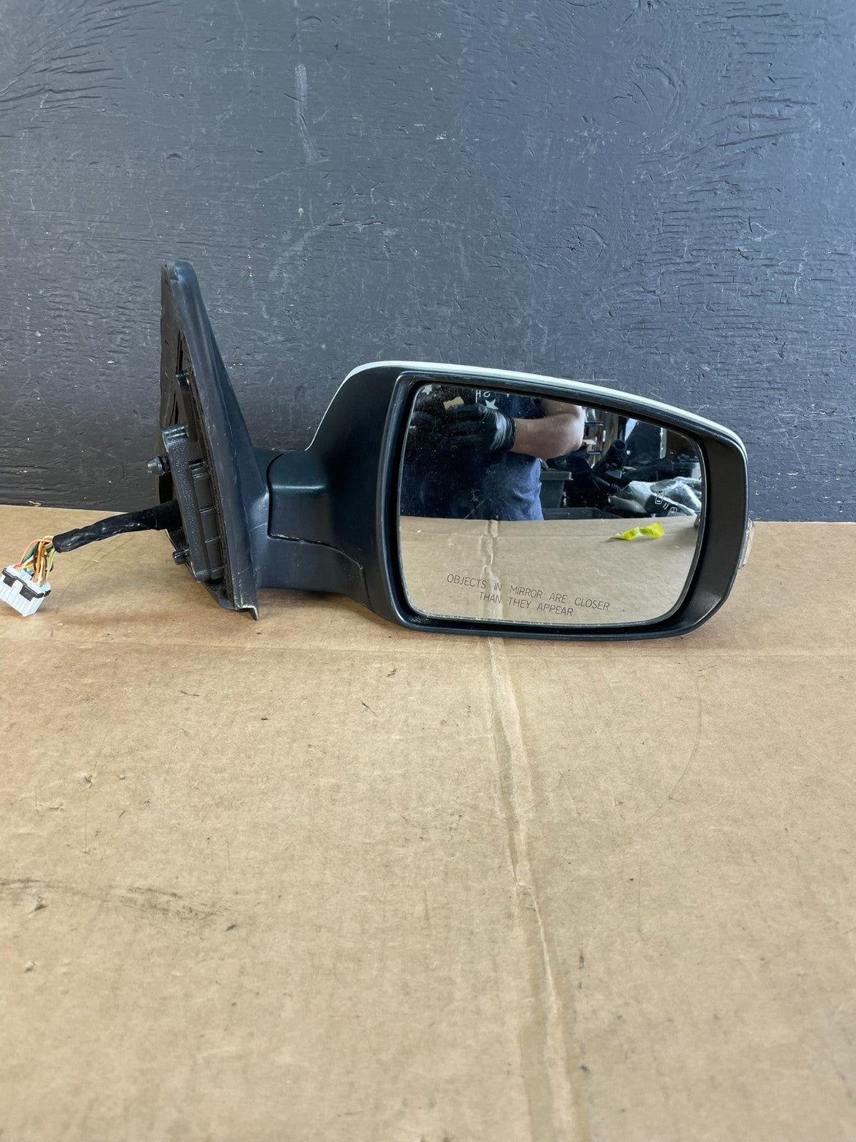 2011 to 2015 Kia Sorento Right Passenger Door Mirror Turn Signal AE0923 DW8